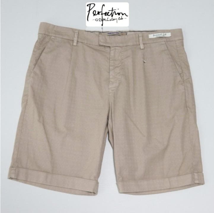 新品【ペルフェクション】ストレッチ 1プリーツ ショートパンツ 50(w92)