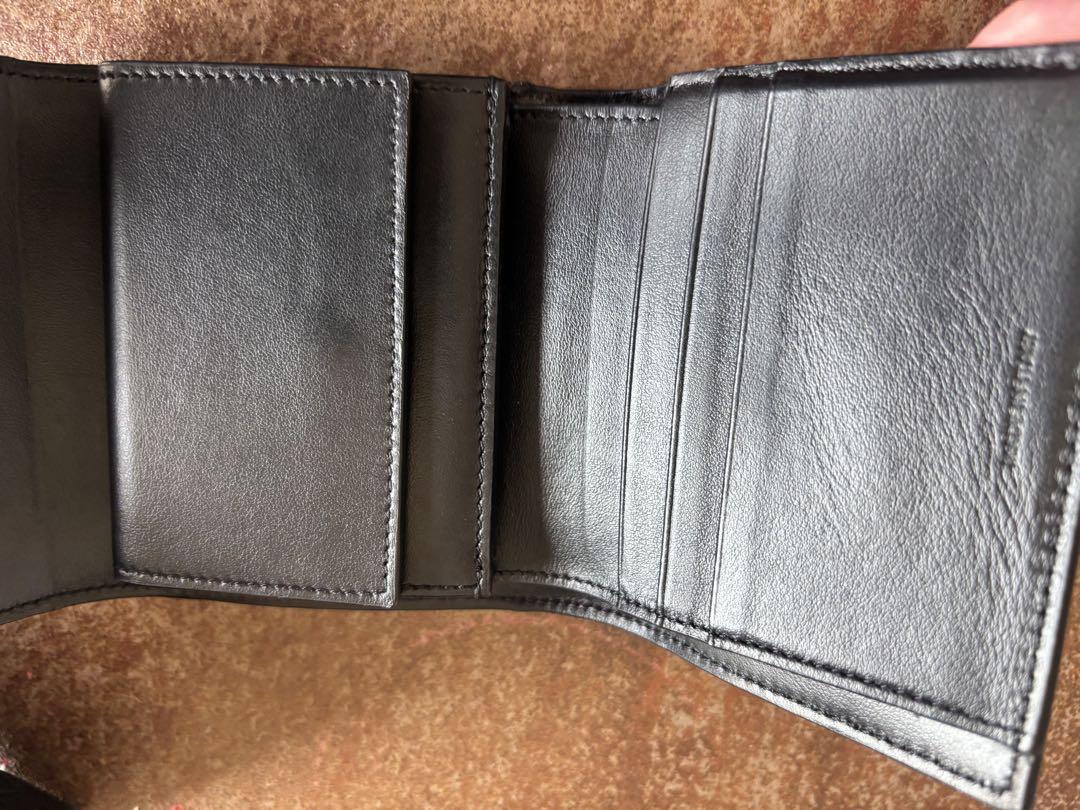 【ほぼ新品】セリーヌ　三つ折り財布