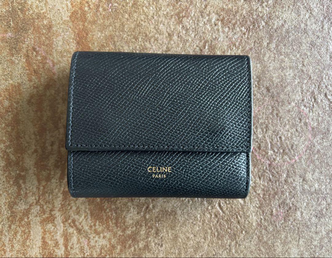 【ほぼ新品】セリーヌ　三つ折り財布