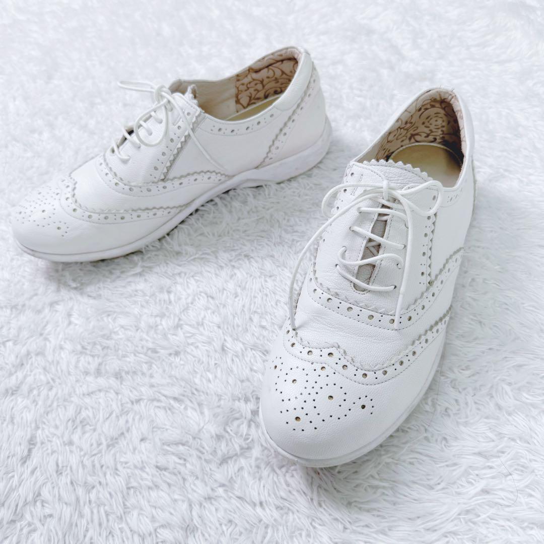 【美品】卑弥呼〈ウォーターマッサージ〉コンフォートレザースニーカー白24cm
