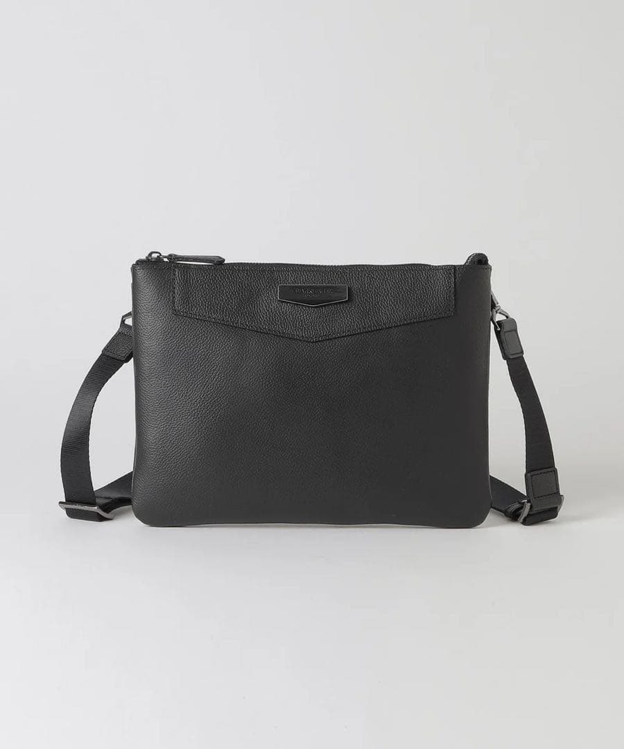 エンボスシュリンクレザーサコッシュ