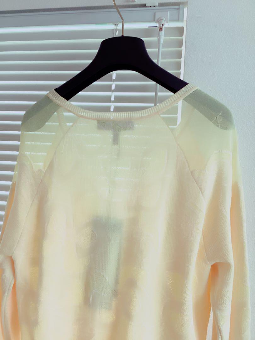 訳あり未使用品【ESCADA】綿絹混　花柄　サマーニット　M相当　135300円 訳あり未使用品【ESCADA】綿絹混 花柄 サマーニット M相当