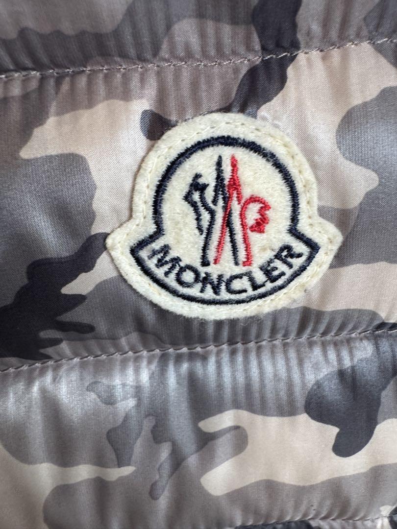 Moncler カモフラージュ ダウンベスト