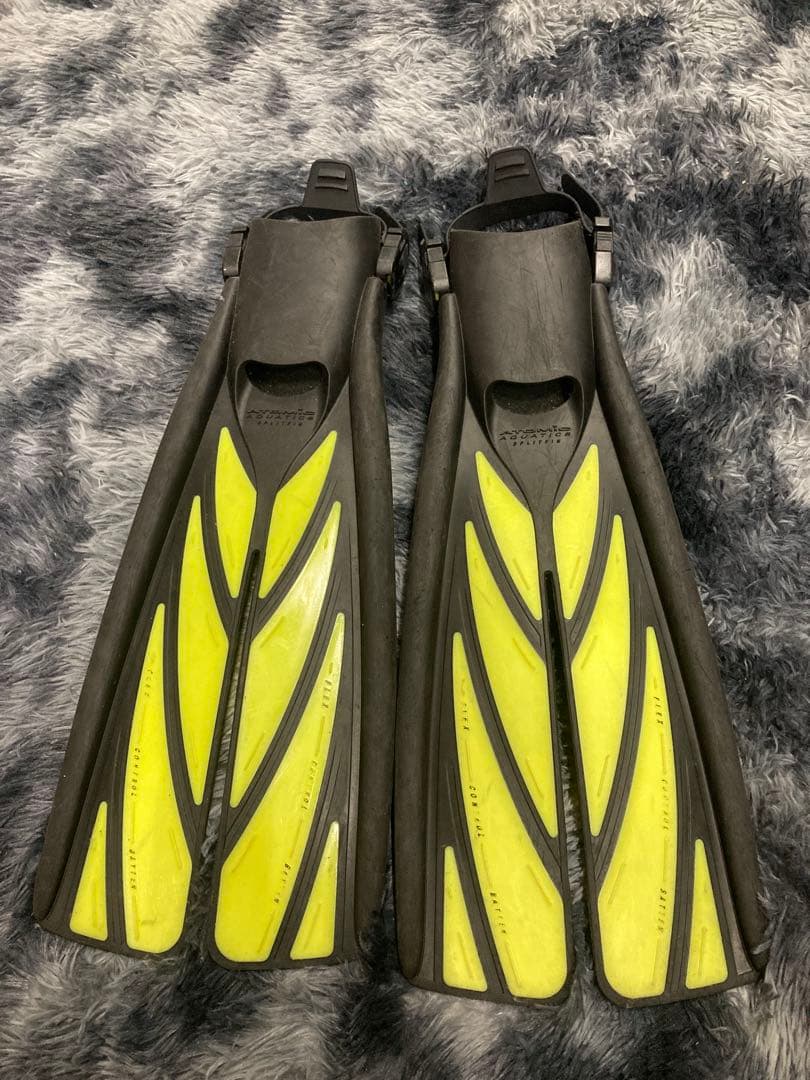 Atomic Aquatics スプラッシュ フィン ブラック キイロ Mサイズやや傷や汚れあり