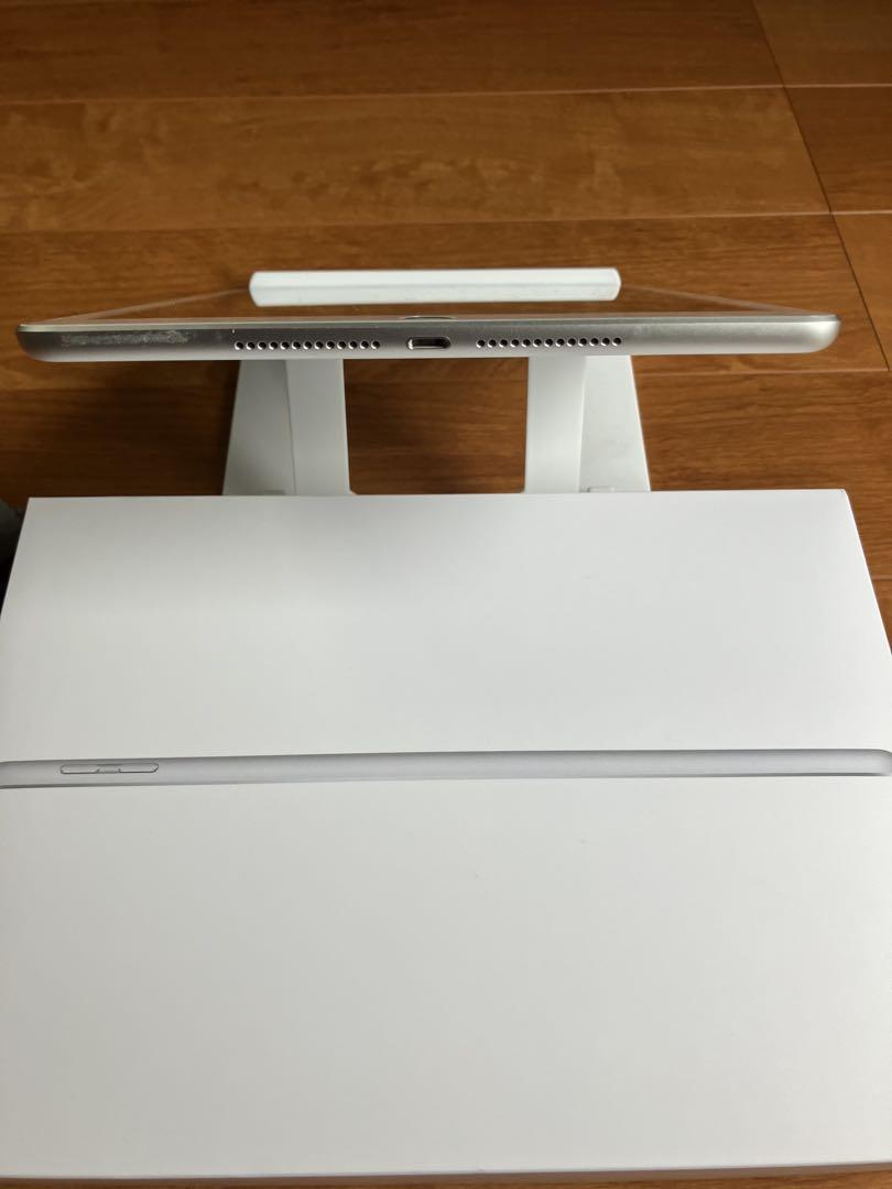 美品iPad6世代·32GB本体· wi-fi+Cellular充電器、箱付き