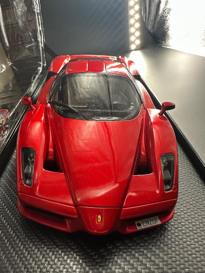 ミニカー Ferrari Enzo 1/18 BBR