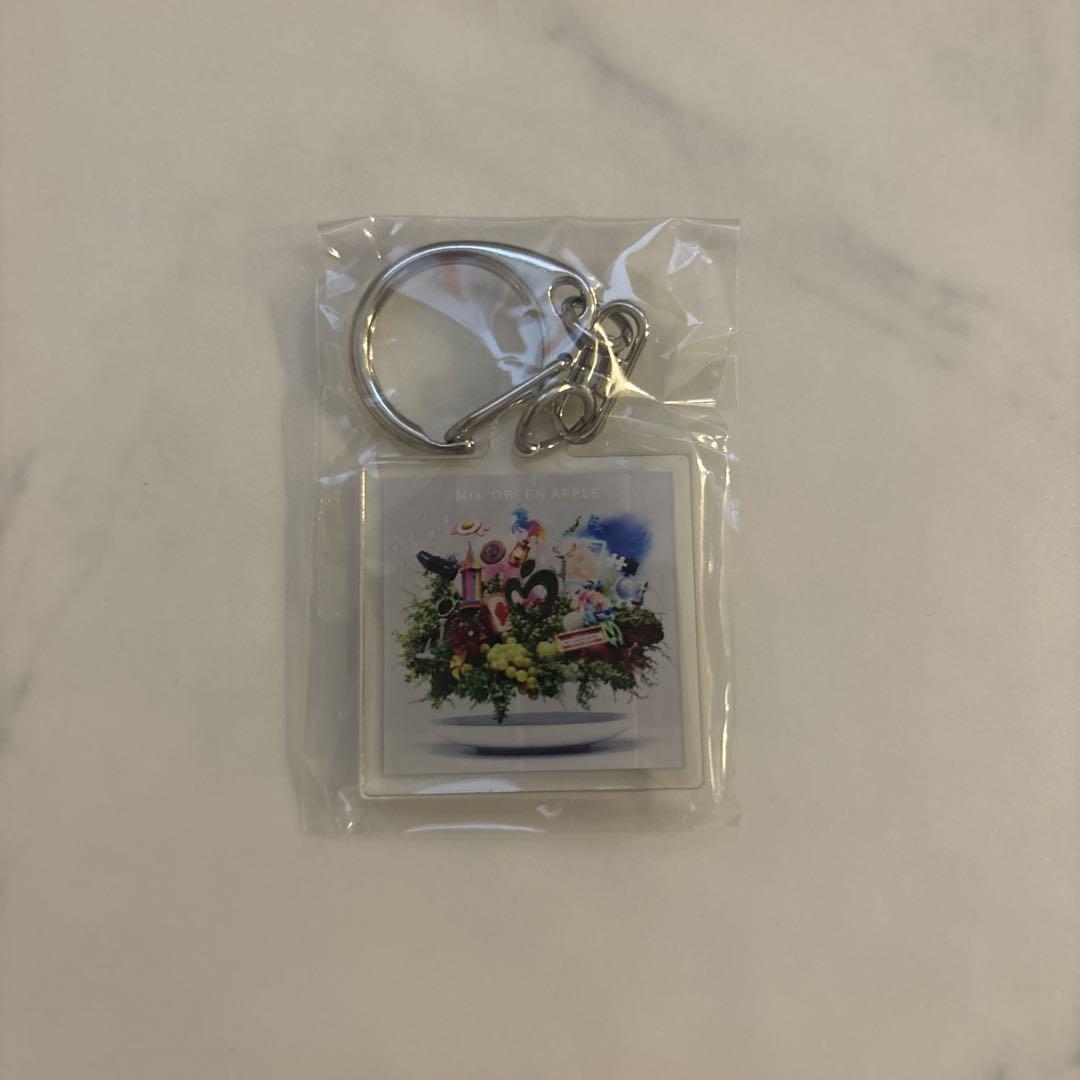ミセス Mrs. GREEN APPLE アクリルキーホルダーとステッカー B Mrs. GREEN APPLE アクリルキーホルダー ステッカー - メルカリ