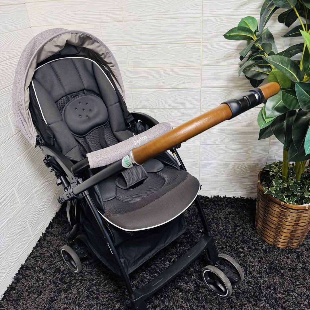 新入荷 美品 アップリカ ラクーナクッション 両対面タイプ ハンドルレザー ベビーカー・バギー