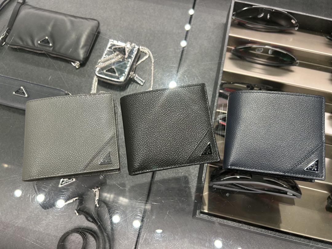 新品★プラダ★財布 二折★2mo738★グレインレザー★ブラック★三角ロゴ