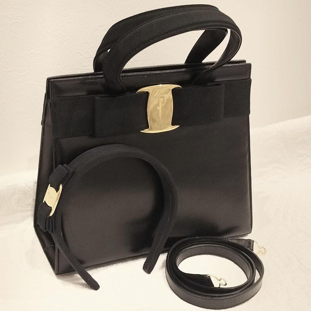 フェラガモ ヴァラリボン バッグ カチューシャ ブラック