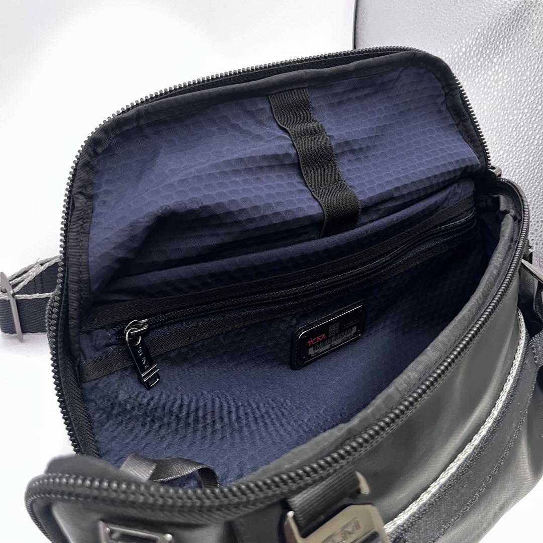 TUMI ALPHA BRAVO「プラトーン」 ショルダーバッグ ボディ　黒