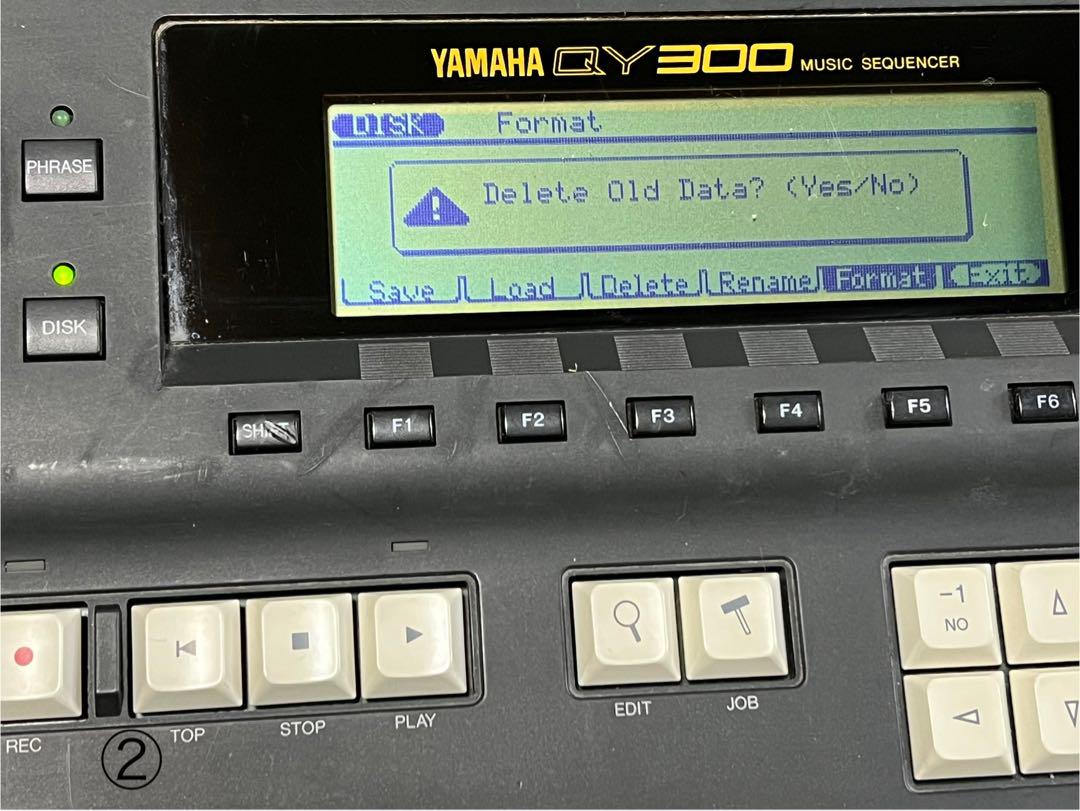 Sequencer QY300