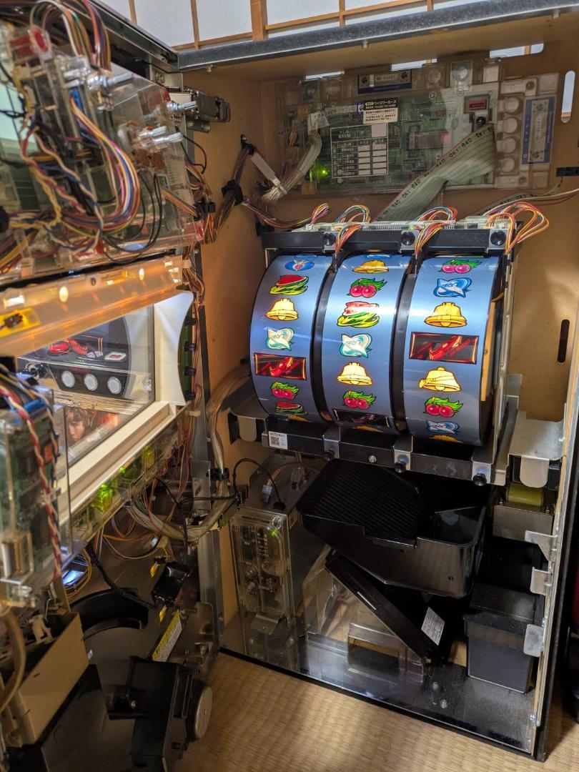 【送料無料】 パチスロ 実機 初代 エウレカセブンコイン不要機 引取割引有 送料無料】 パチスロ 実機 初代 エウレカセブンコイン不要機