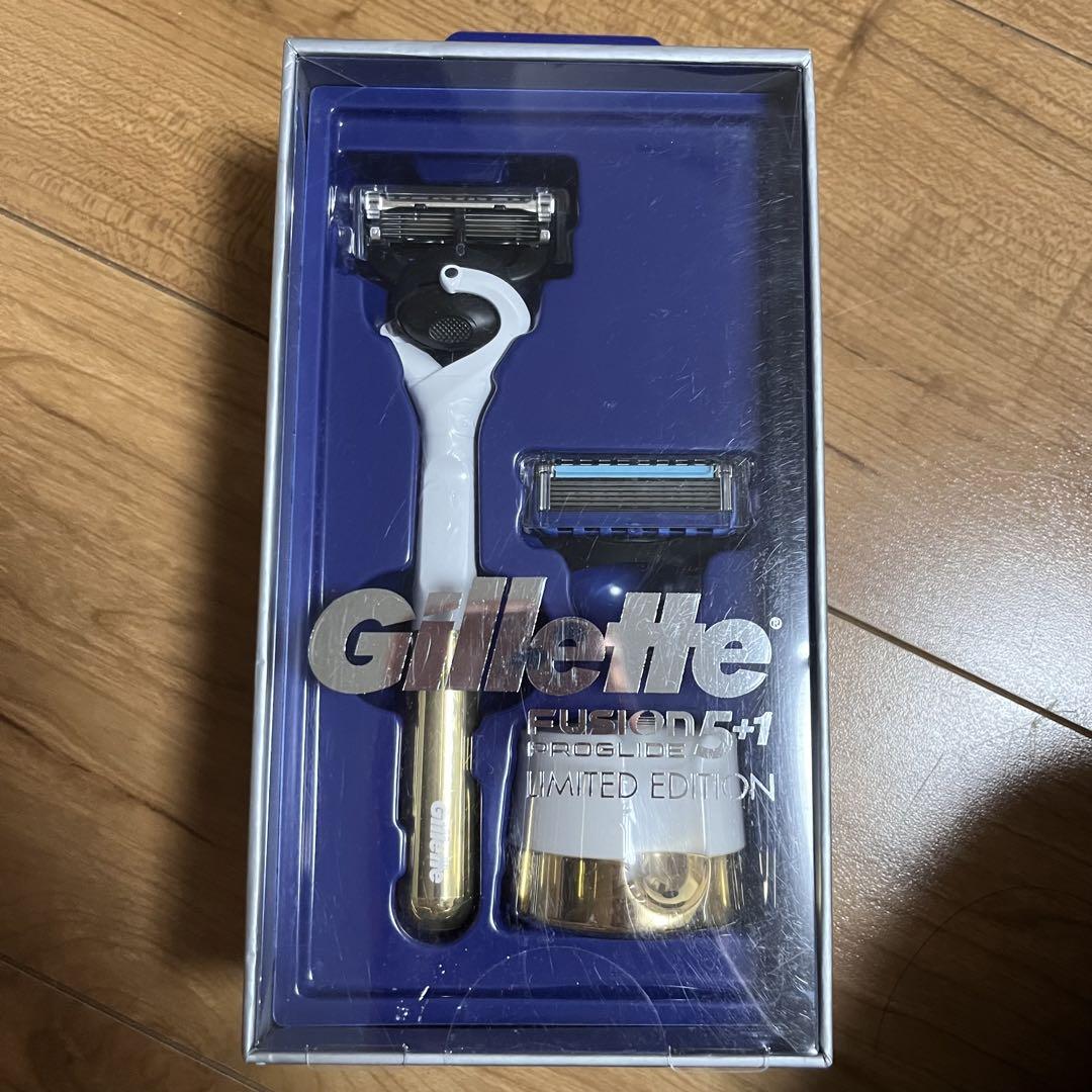 ジレットフュージョン5+1  本体・替刃セット