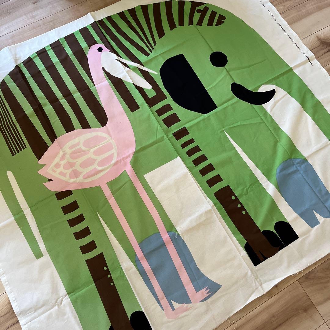 新品未使用✨ マリメッコkarkuteilla カルクテイラ　北欧　タペストリー 廃盤】マリメッコkarkuteilla カルクテイラ 北欧 タペストリー