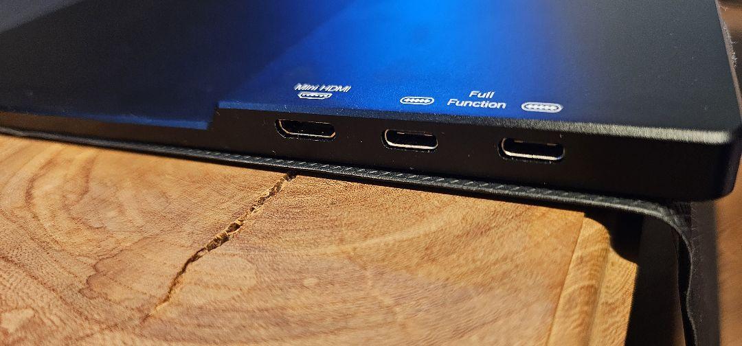 InnoView 15.8 モバイルモニター