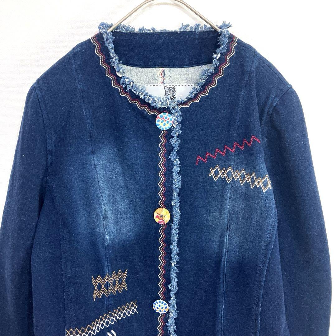 伊太利屋 ノーカラーロングジャケット　刺繍　デザインボタン　派手ブルーa1163