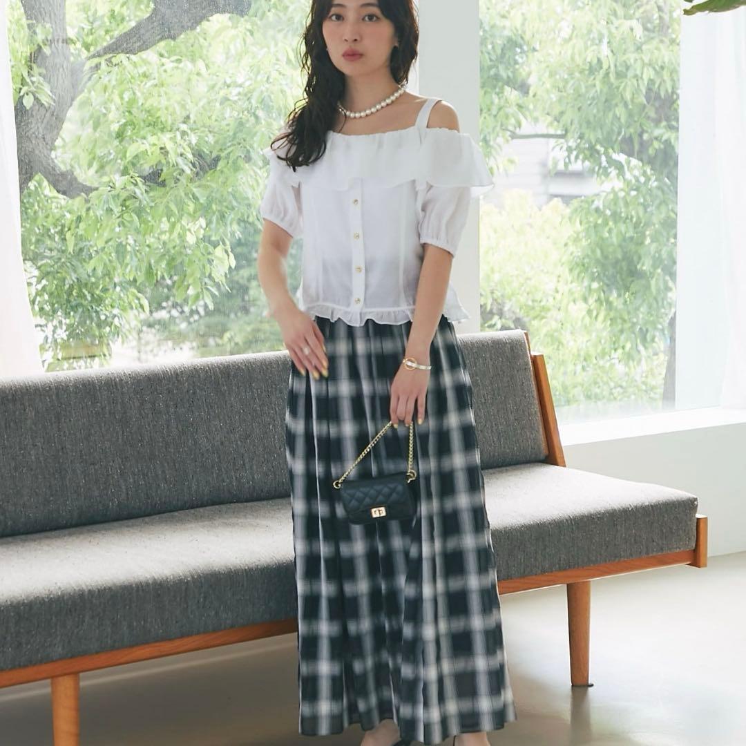 【新品未使用タグ付き】ラブティックボンボン ブリルオフショルキャミブラウス 【新品未使用タグ付き】ラブティックボンボン ブリルオフショルキャミブラウス