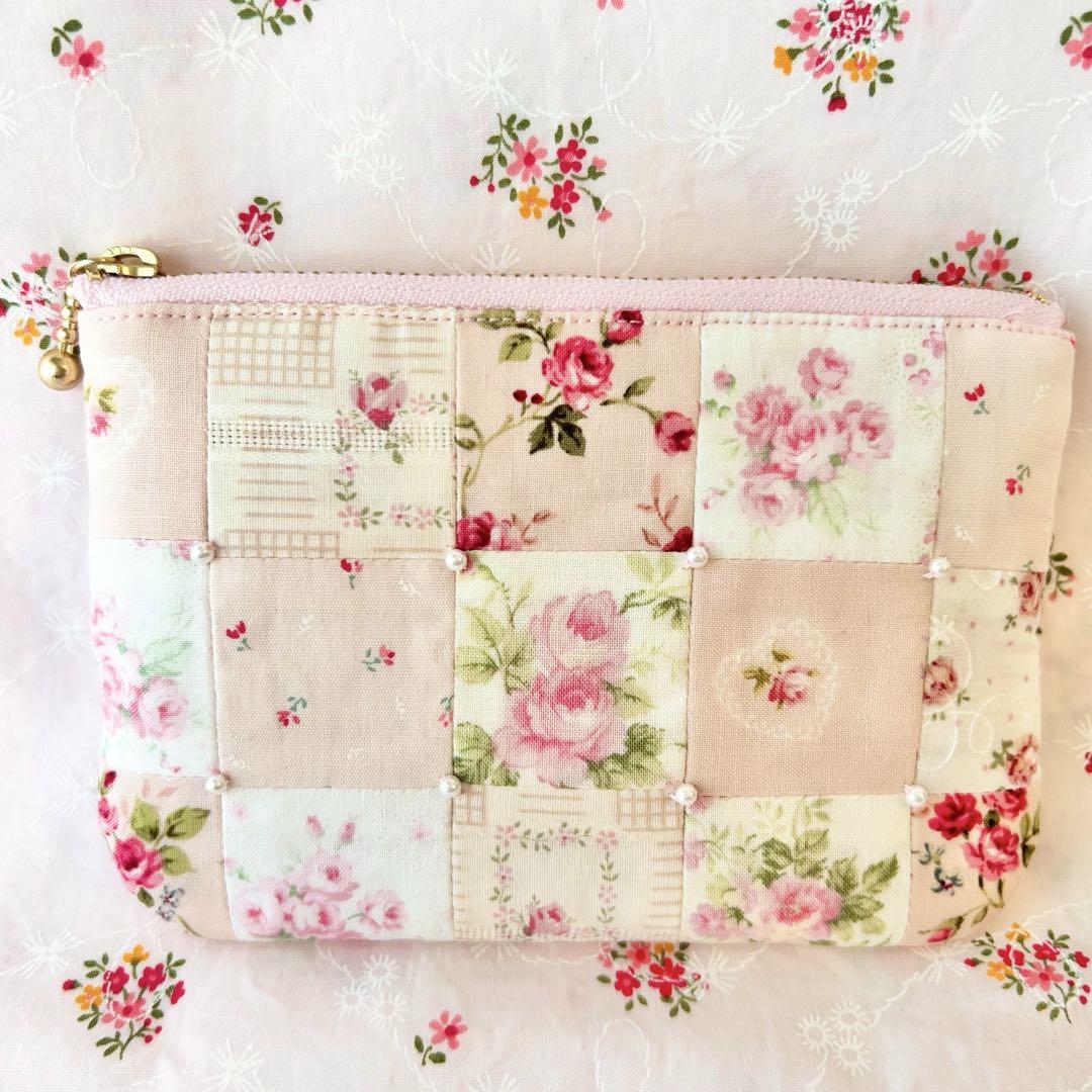 ハンドメイド ファスナーポーチ ♡薔薇 パッチワーク♡ - メルカリ
