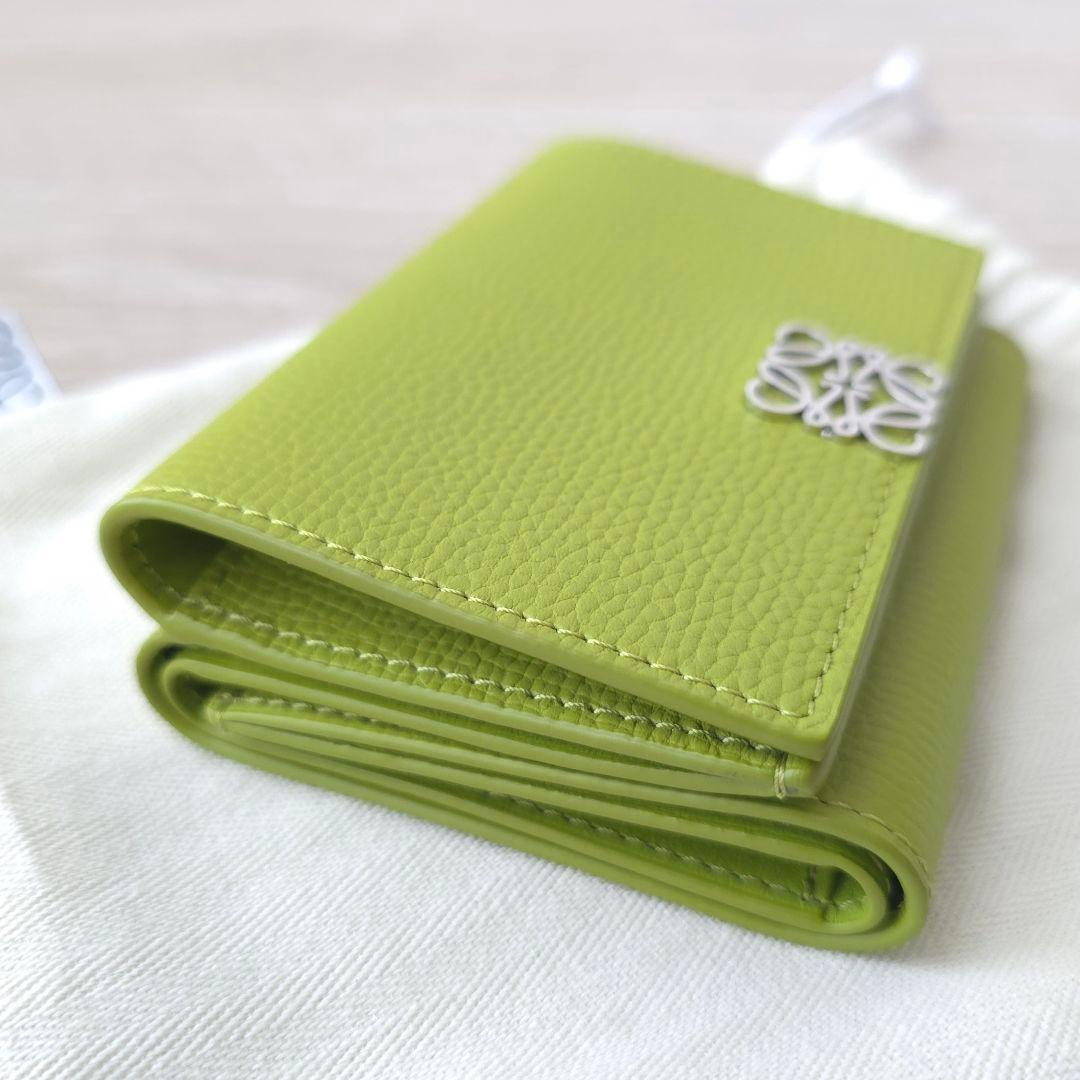 新品同様【ロエベ】アナグラム トライフォールド ウォレット 3つ折り財布 新品同様【ロエベ】アナグラム トライフォールド ウォレット 3つ折り財布