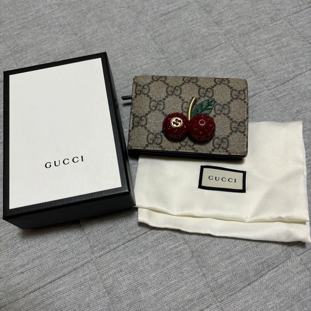 GUCCI】二つ折り財布 - 小物新 モデル