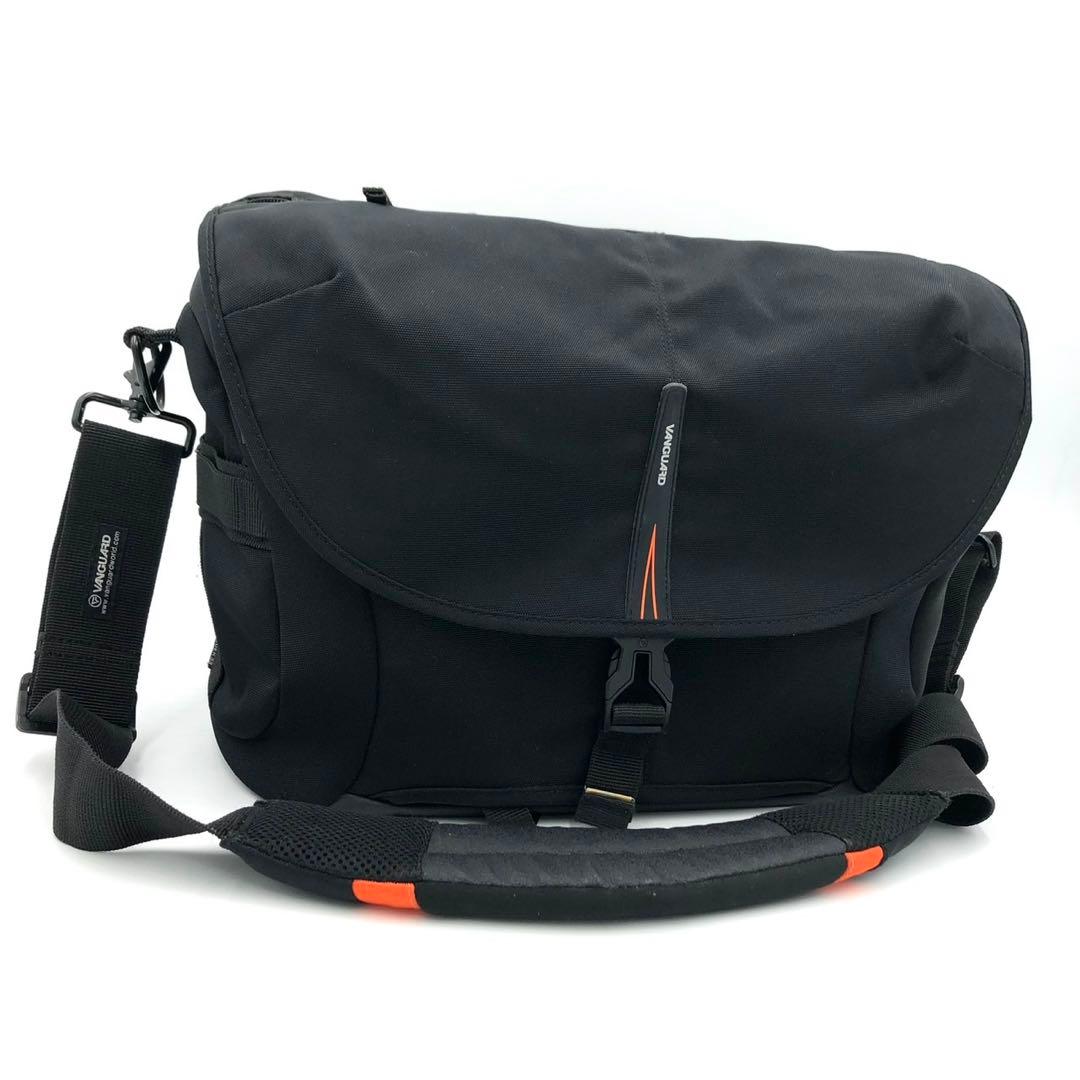 VANGUARD カメラバッグ 黒 メッセンジャーバッグ 大容量 自立