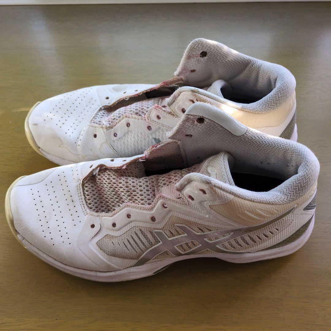 ASICS バスケットボールシューズ ホワイト - メルカリ