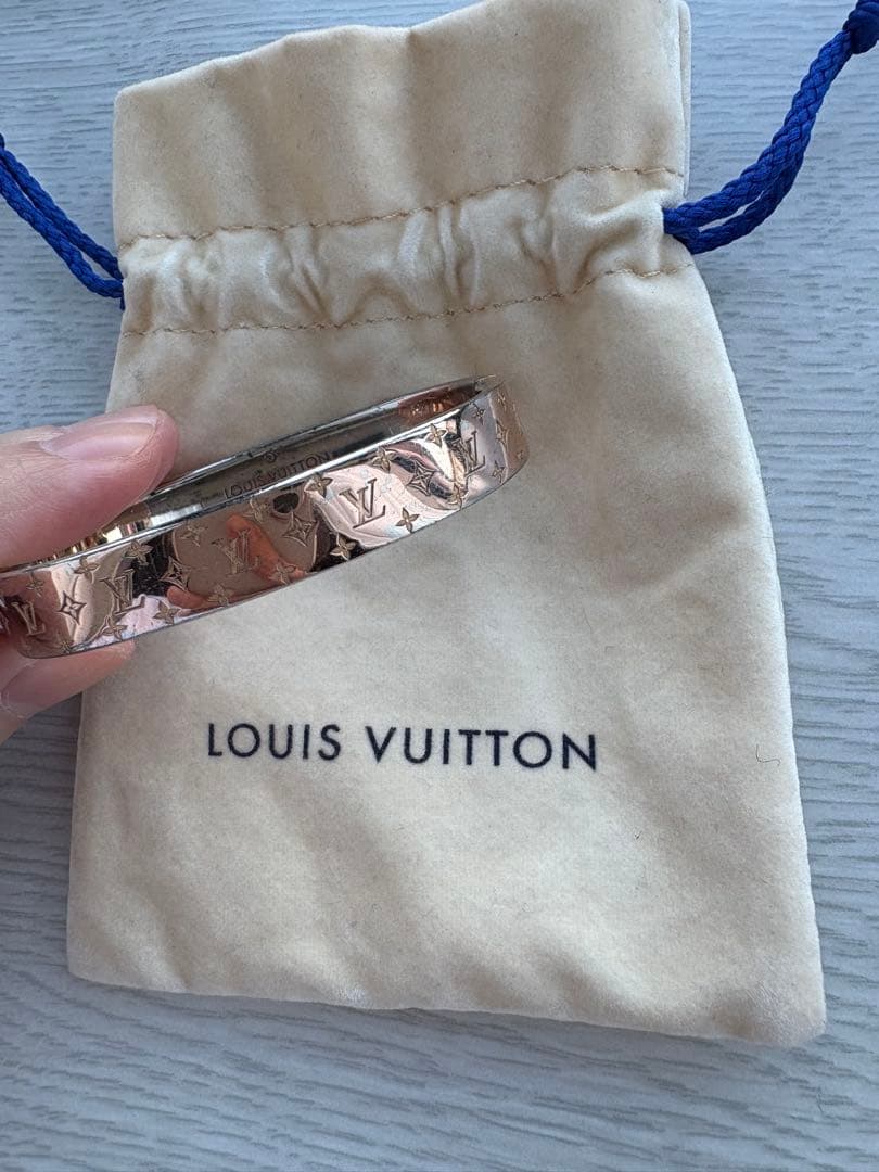 LOUIS VUITTON カフナノグラム 時間