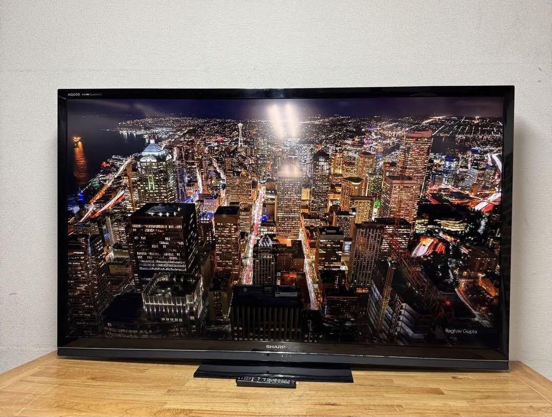 ocさん直接受渡専用SHARP高画質クアトロン70型液晶テレビ　Wチューナー