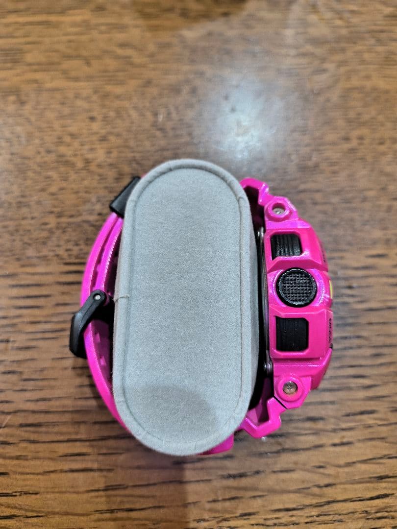 G-SHOCK ピンク デジタル腕時計