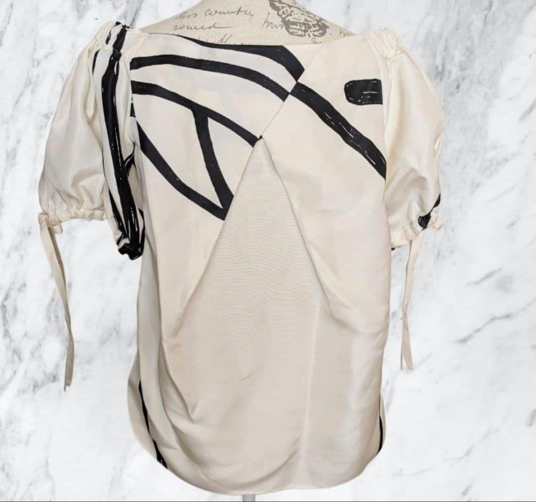 Salvatore Ferragamo アイボリー ブラックストライプ ブラウス Salvatore Ferragamo アイボリー ブラックストライプ ブラウス