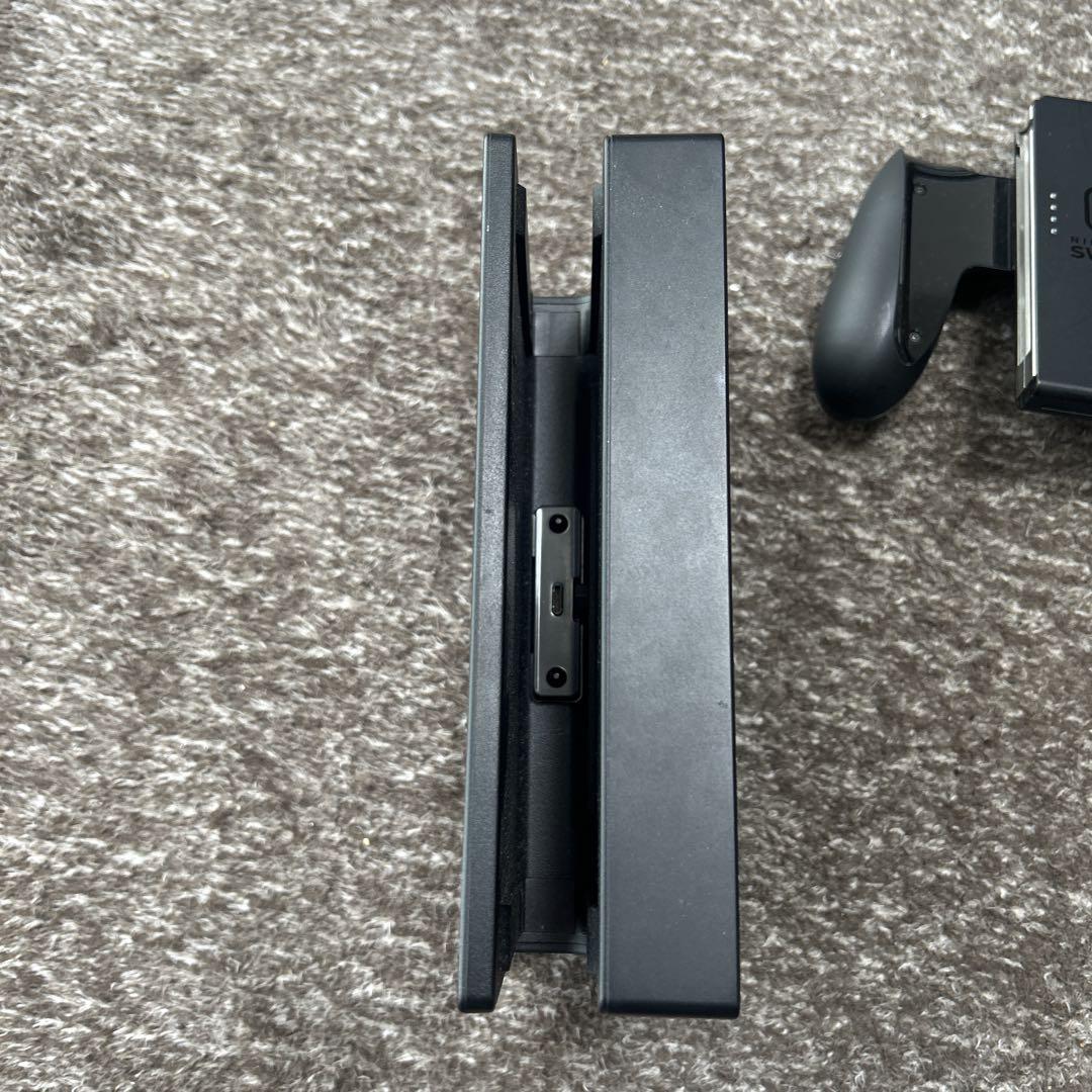 Nintendo Switch 新型モデル　本体　付属品あり　グレー