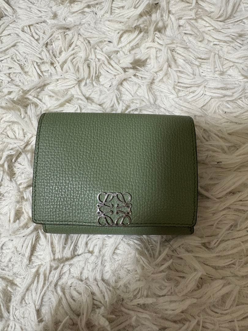 ロエベ 三つ折り財布 オリーブグリーン