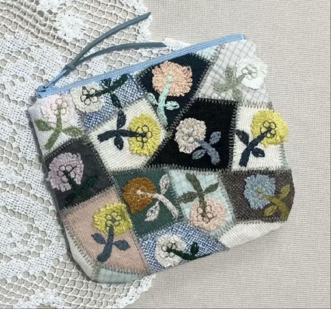 ★日本の職人技★ ミナペルホネン ハンドメイド パッチワーク skipのお花畑ポーチ 財布・ケース・小物入れ