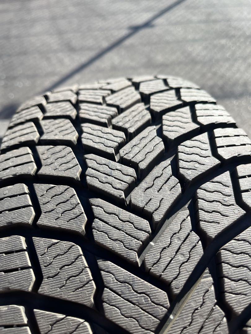 スタッドレスタイヤホイール4本セット　プジョー208 185/65R15