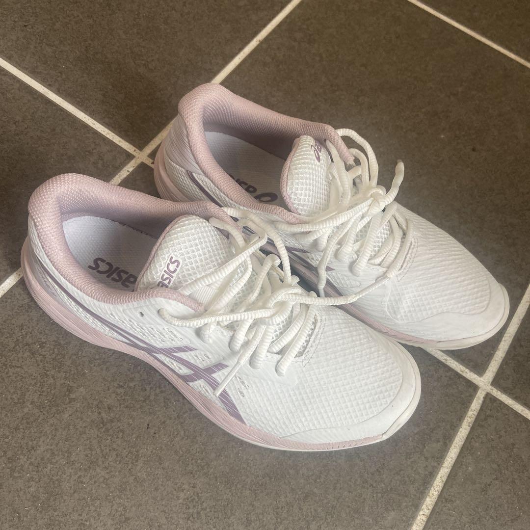 アシックステニスシューズ　23.5㌢　GEL GAME9