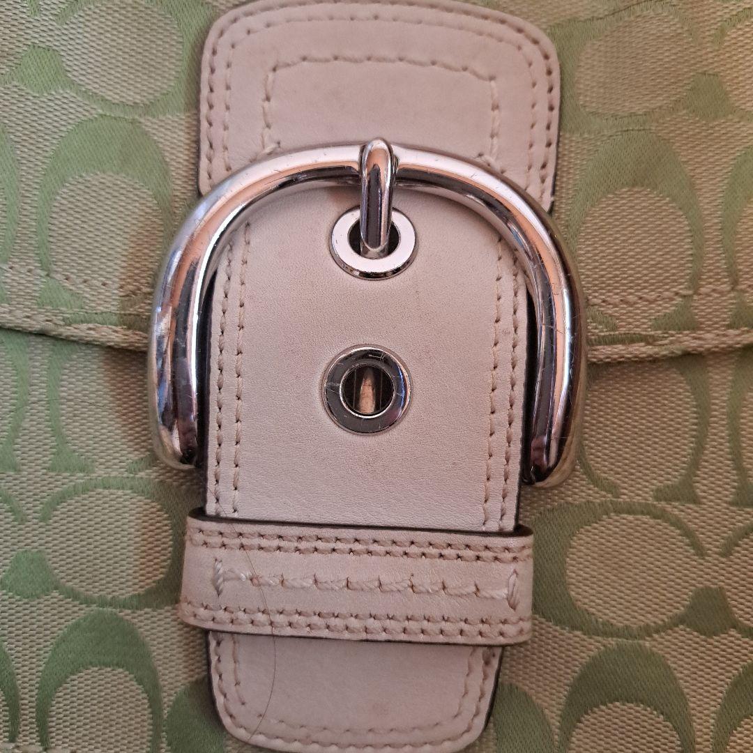 COACH 緑色 ロゴ柄 バッグ