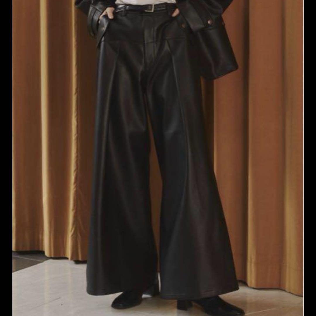 seyto（セイト）の「Vintage like fake leather flare pants