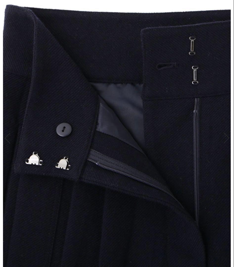 ウールカルゼタックショートパンツ ネイビーM ウールカルゼタックショートパンツ ネイビーM