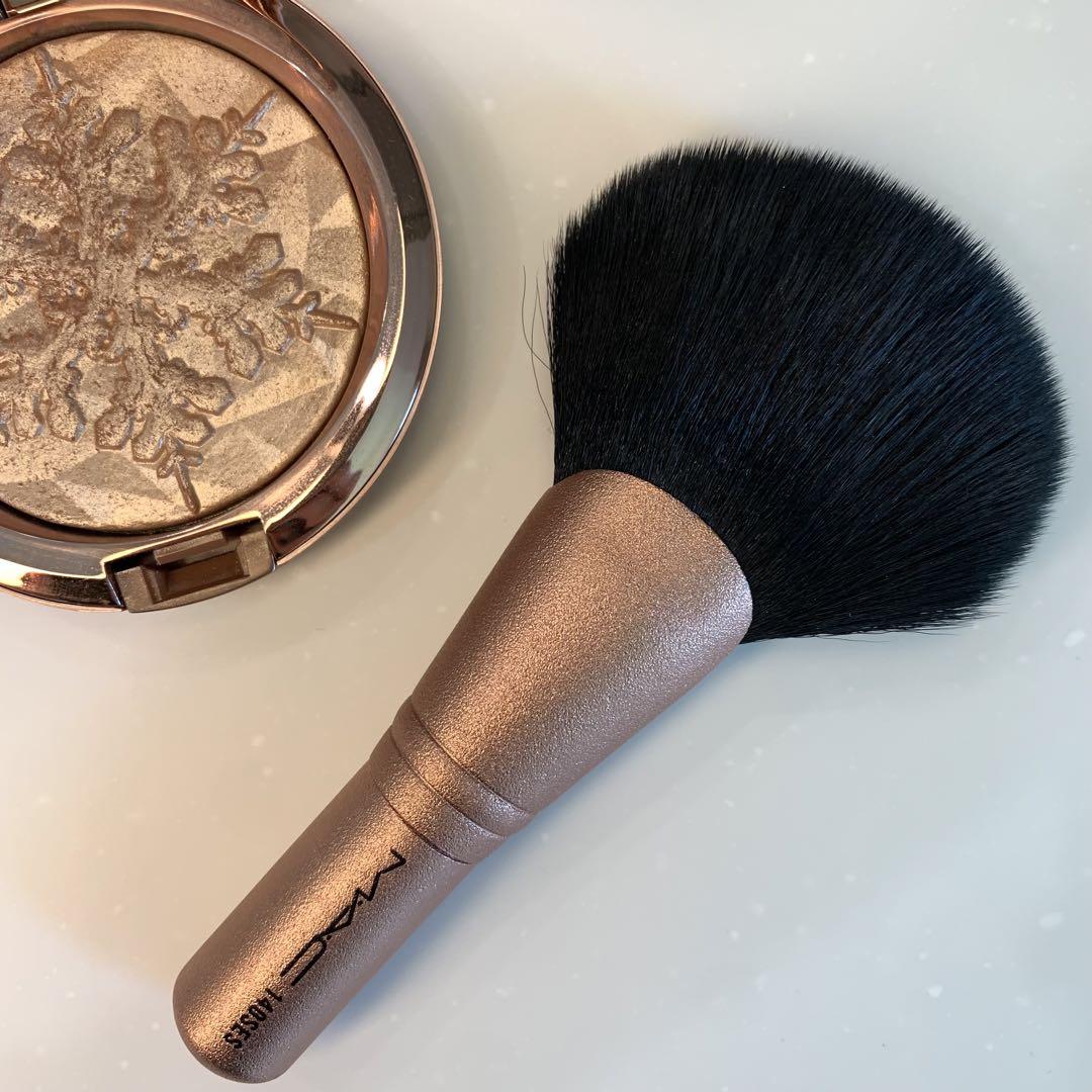 限定】MAC ハイライト Whisper of Gilt & ブラシセット - メルカリ