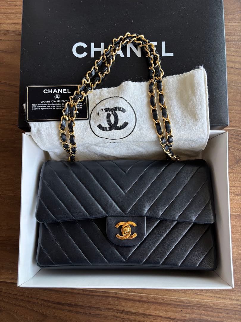 シャネル　シェブロンWフラップチェーンショルダーゴールド金具　美品　ヴィンテージ