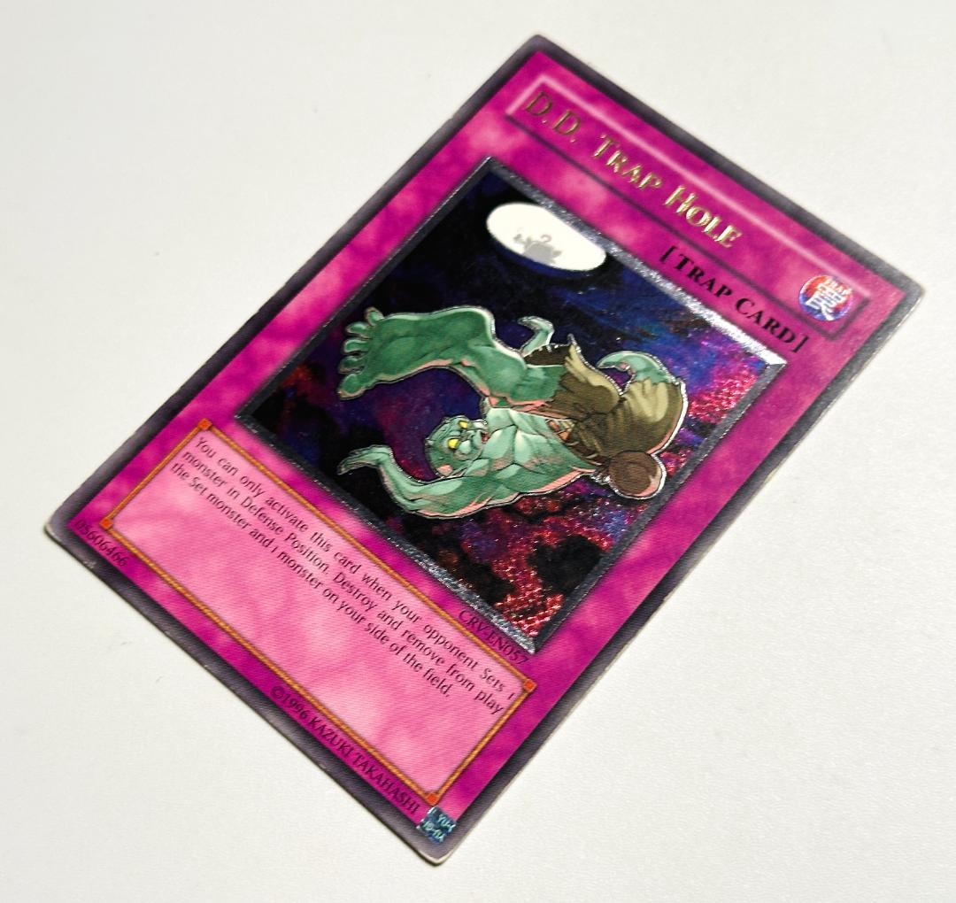 遊戯王　異次元の落とし穴 レリーフ　旧アジア版　PSA9 CRV-AE057 Amazon.co.jp: 【遊戯王】 異次元の落とし穴 (ﾚｱ) [CRV-JP057