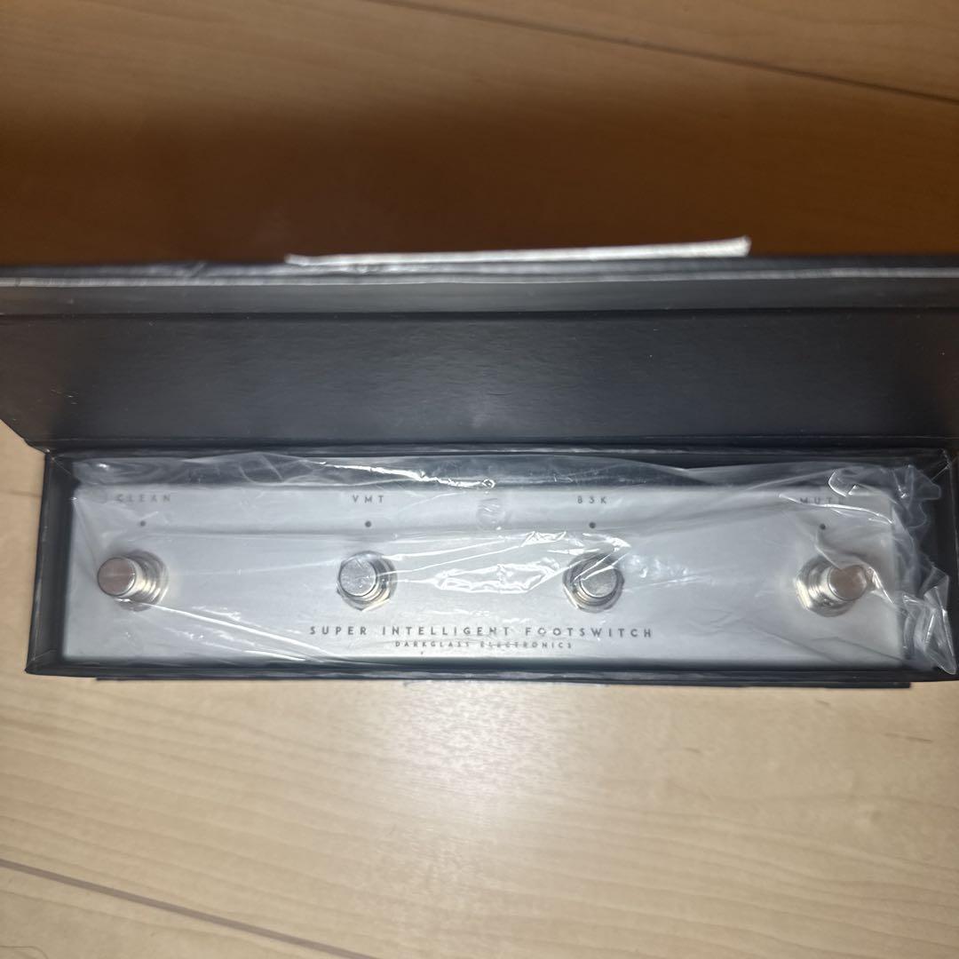 Darkglass microtube 900v2 フットスイッチ、ケース付き