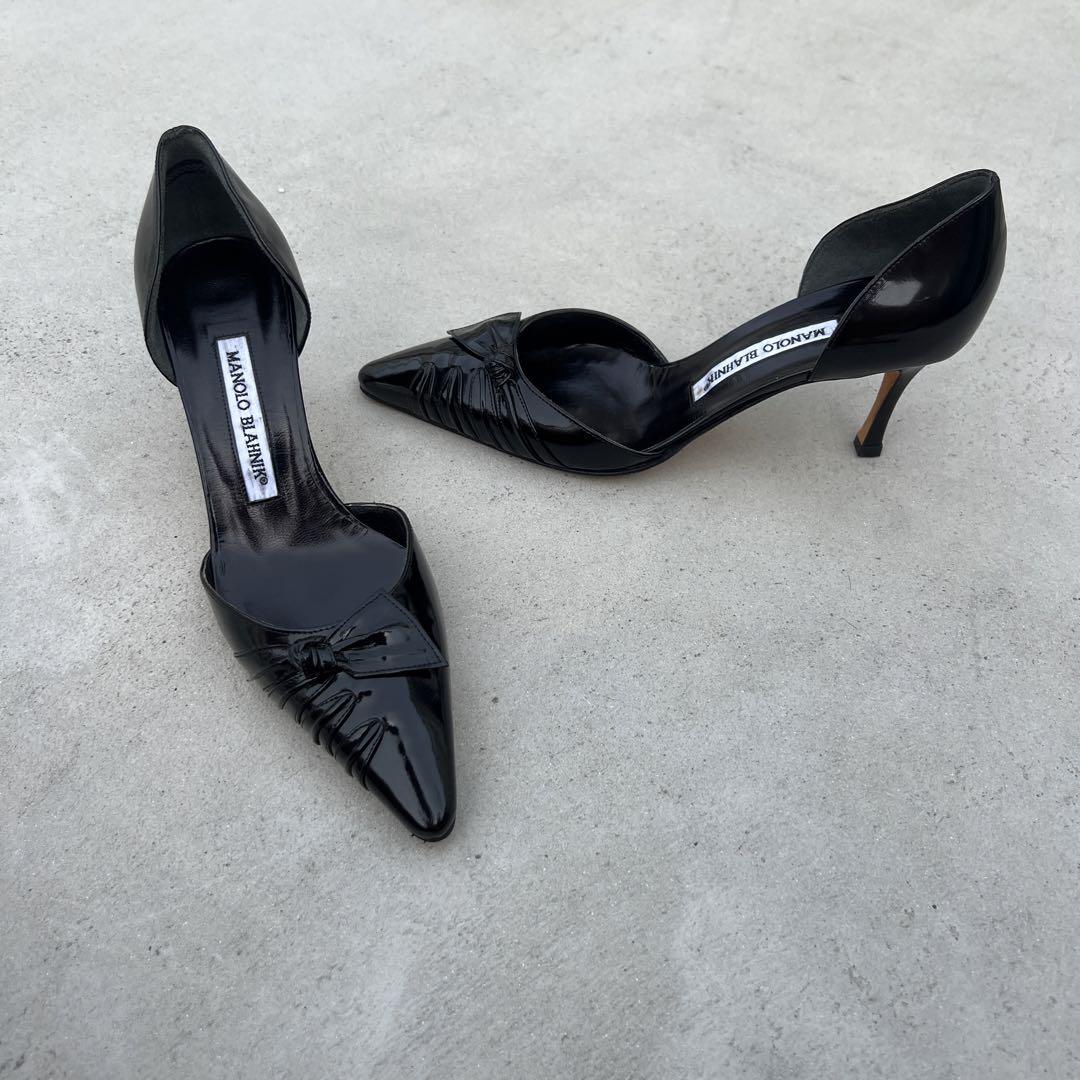 Manolo Blahnik ブラックポインテッドトゥパンプス - メルカリ