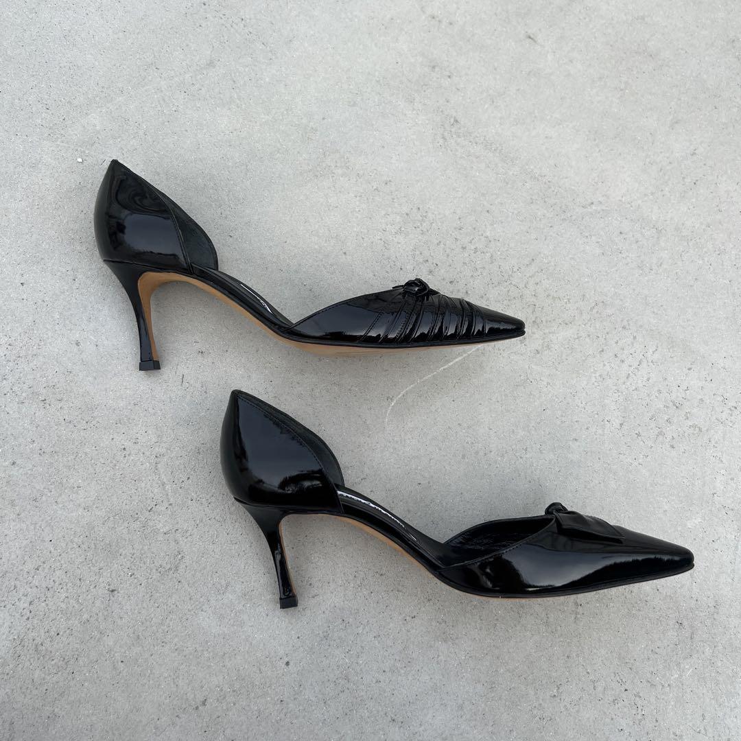 Manolo Blahnik ブラックポインテッドトゥパンプス - メルカリ