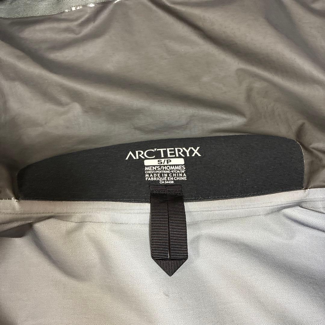 ARC'TERYX ブラック マウンテンパーカー 美品 サイズS ARC'TERYX ブラック マウンテンパーカー 美品 サイズS