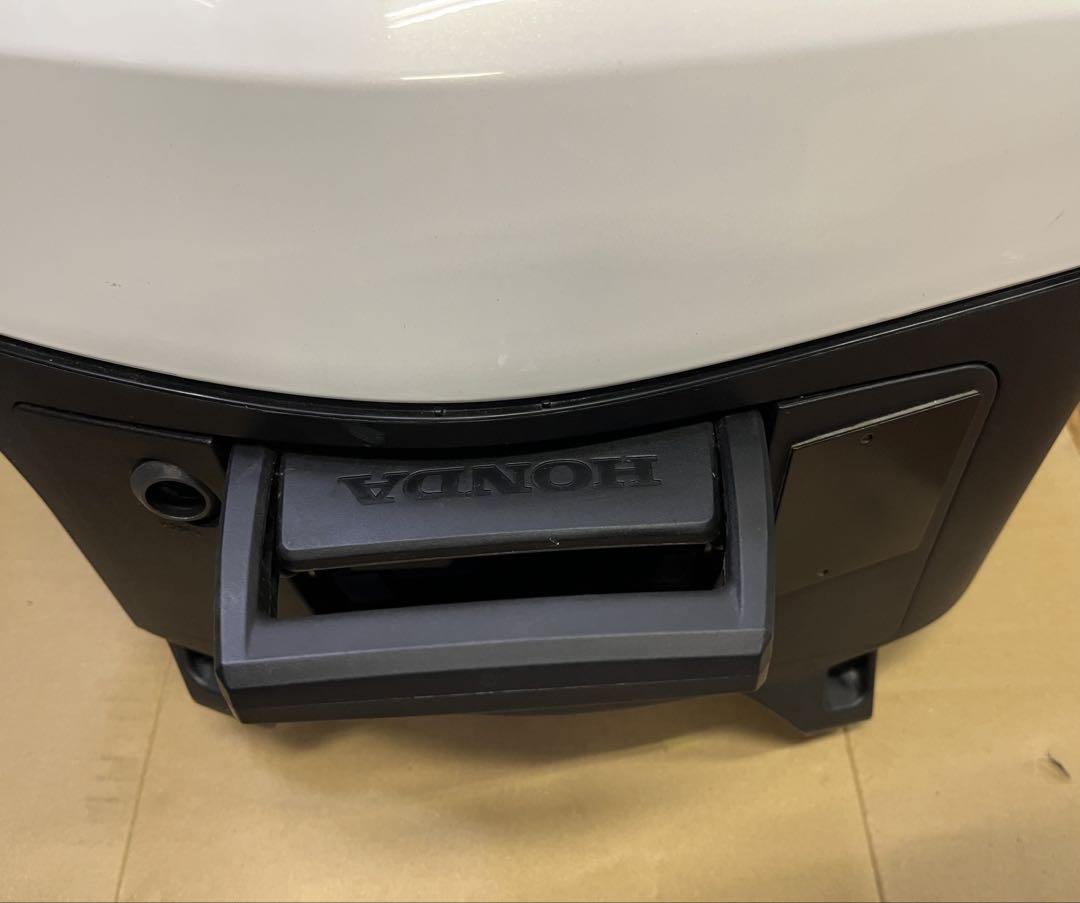 VFR1200F パニアケース　右側のみ　傷、割れあり