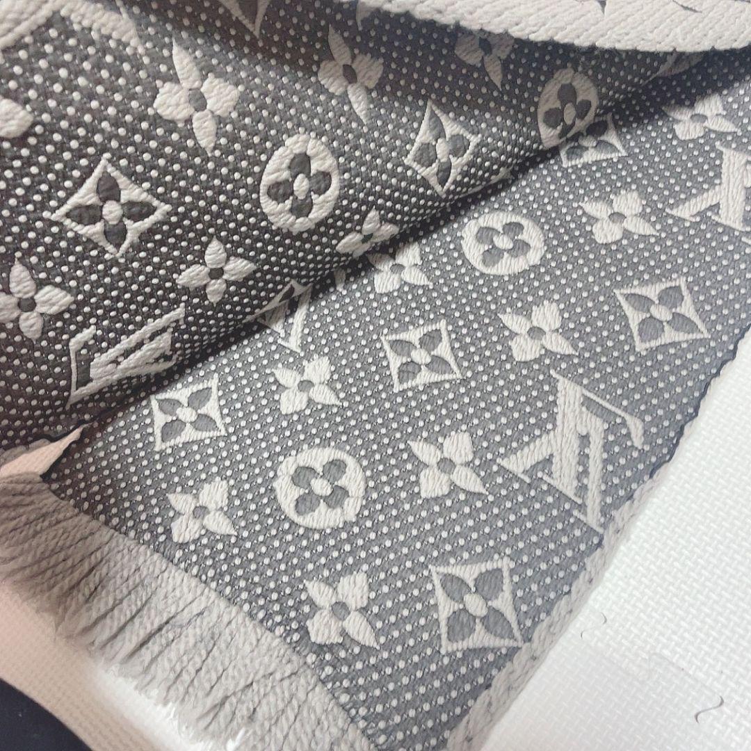 LOUIS VUITTON グレー マフラー ウール ロゴマニア