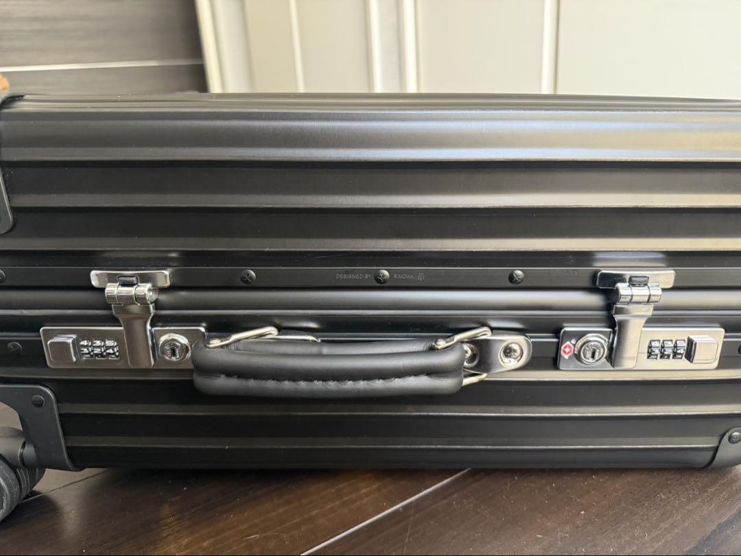 新品未使用　リモワ　RIMOWA キャリーケース