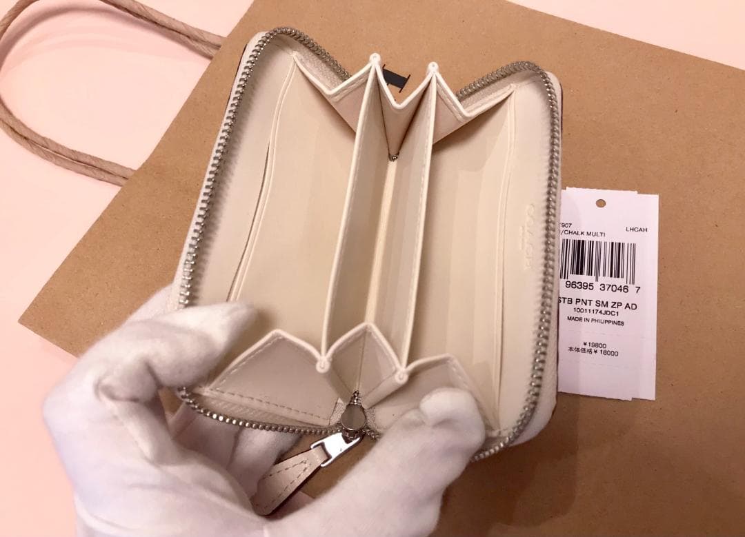 新品COACH スモール ジップ カード ケース ストロベリー 新品COACH スモール ジップ カード ケース ストロベリー